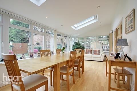 19 Sutton Mead, Chelmsford, CM2 6QB