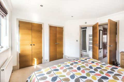 6 Firman Close, New Malden, KT3 4BN