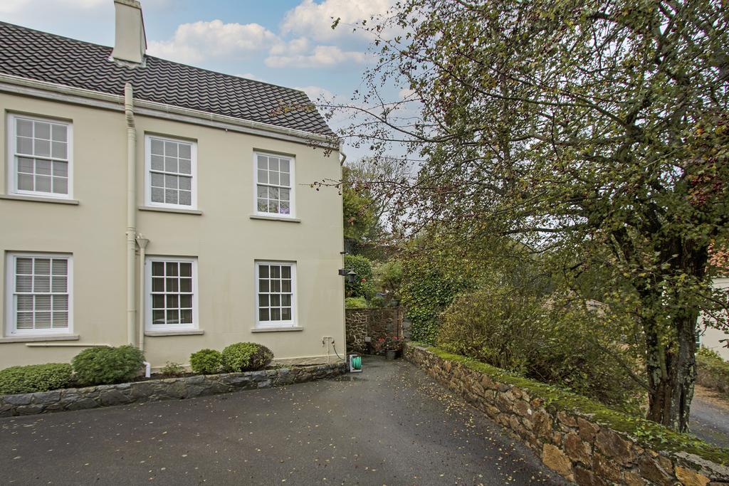 Maison de Bas, St Martin's, Guernsey, GY4 1 bed semidetached house £