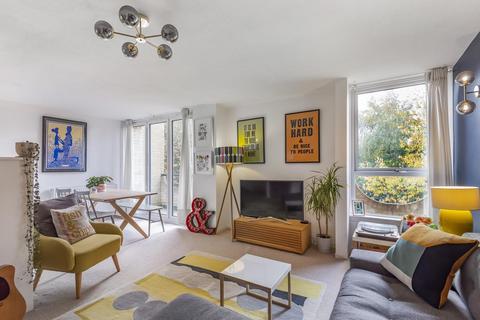 8 Apex Close, Beckenham, BR3 5TU