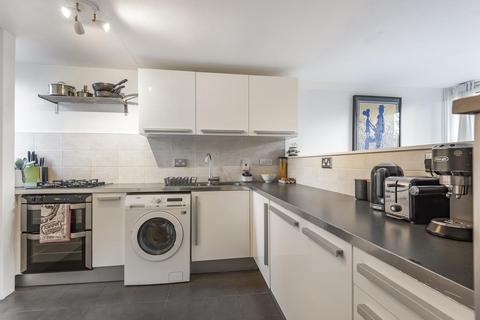 8 Apex Close, Beckenham, BR3 5TU