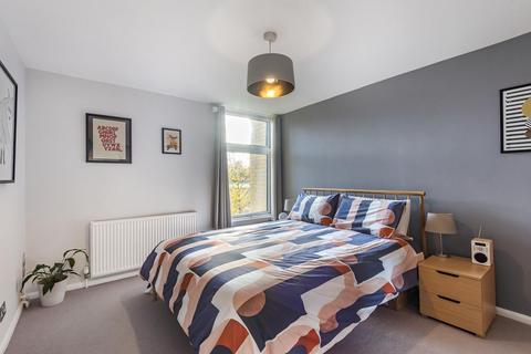 8 Apex Close, Beckenham, BR3 5TU