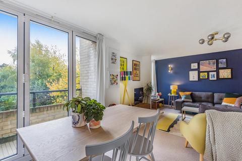 8 Apex Close, Beckenham, BR3 5TU