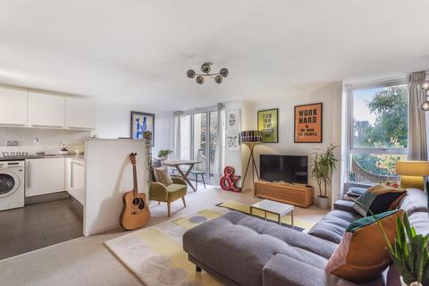 8 Apex Close, Beckenham, BR3 5TU