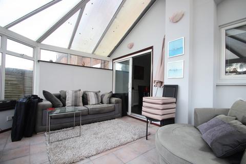 38 Daleside, Orpington, BR6 6EQ