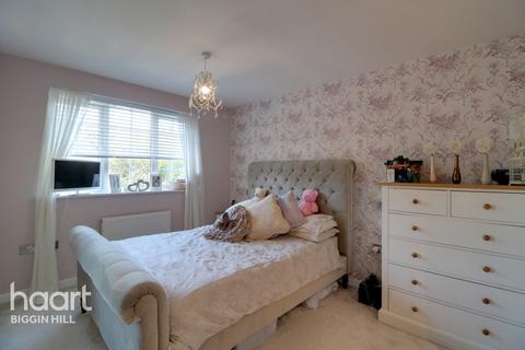 29 Dowding Road, Biggin Hill, Westerham, TN16 3BG