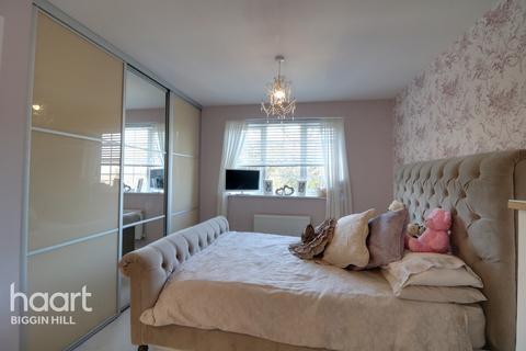 29 Dowding Road, Biggin Hill, Westerham, TN16 3BG