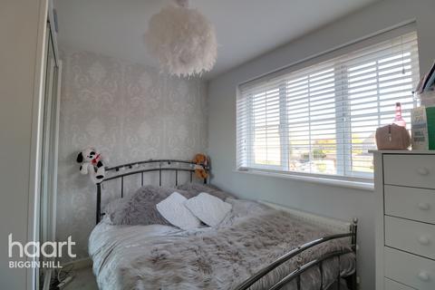 29 Dowding Road, Biggin Hill, Westerham, TN16 3BG