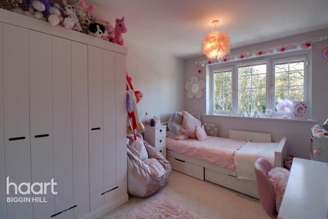 29 Dowding Road, Biggin Hill, Westerham, TN16 3BG