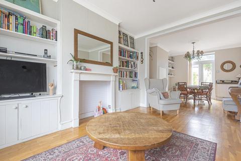 15 Linchmere Road, London, SE12 0NB