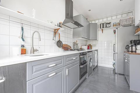 15 Linchmere Road, London, SE12 0NB