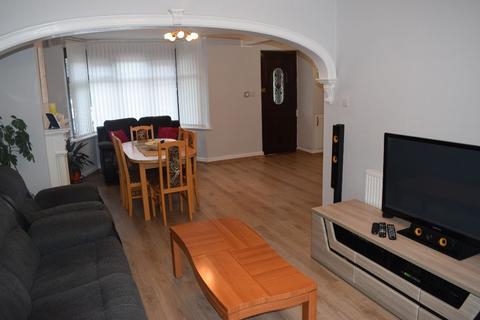 38 Broadmoor Avenue, Oldbury, B68 9AQ