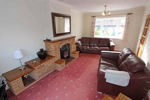 28 Ashenden Rise, Wolverhampton, WV3 8LE
