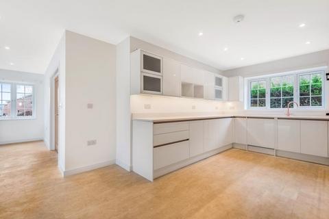 5 bedroom detached house to rent, Henley on Thames,  Oxfordshire,  RG9