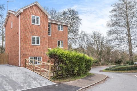 5 bedroom detached house to rent, Henley on Thames,  Oxfordshire,  RG9