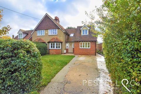 1, The Hollies Braintree Road, Felsted, Dunmow, CM6 3DS