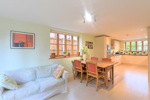 1, The Hollies Braintree Road, Felsted, Dunmow, CM6 3DS