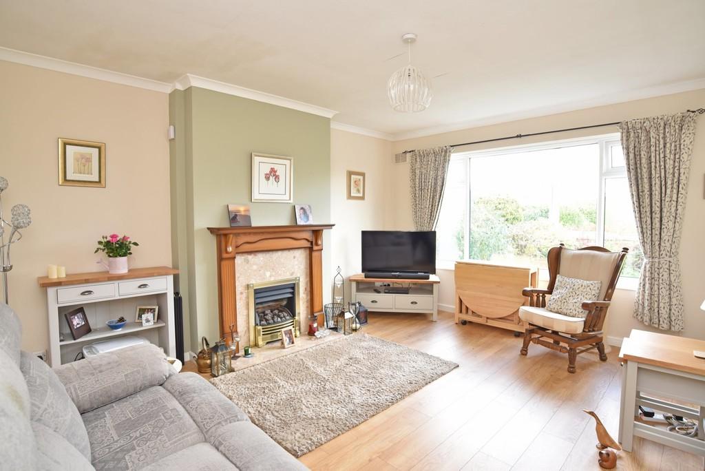 Ripley Drive, Harrogate 2 bed semidetached bungalow £190,000