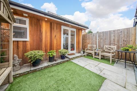 115 Engleheart Road, London, SE6 2EU