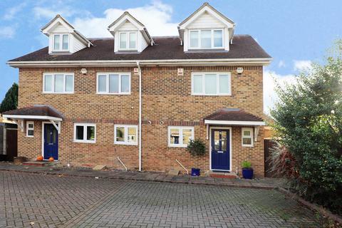 5 Weller Mews, Bromley, BR2 9JB