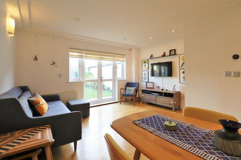 5 Weller Mews, Bromley, BR2 9JB