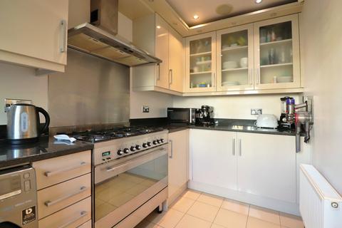 5 Weller Mews, Bromley, BR2 9JB