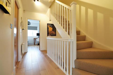 5 Weller Mews, Bromley, BR2 9JB