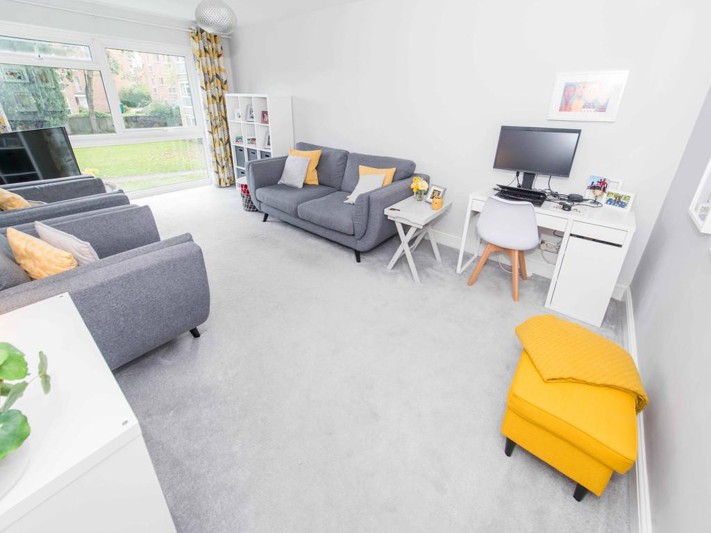 Harcourt Avenue, Wallington 2 bed apartment £275,000