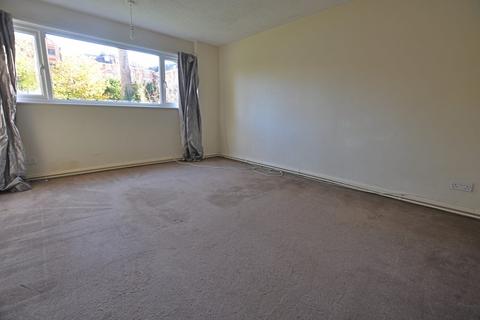 2 bedroom apartment to rent, Caterham Valley