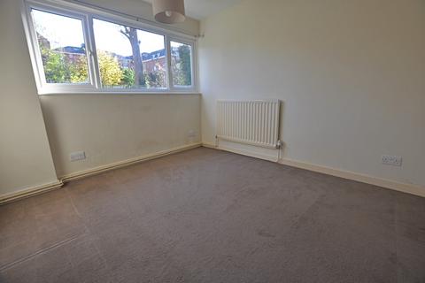 2 bedroom apartment to rent, Caterham Valley