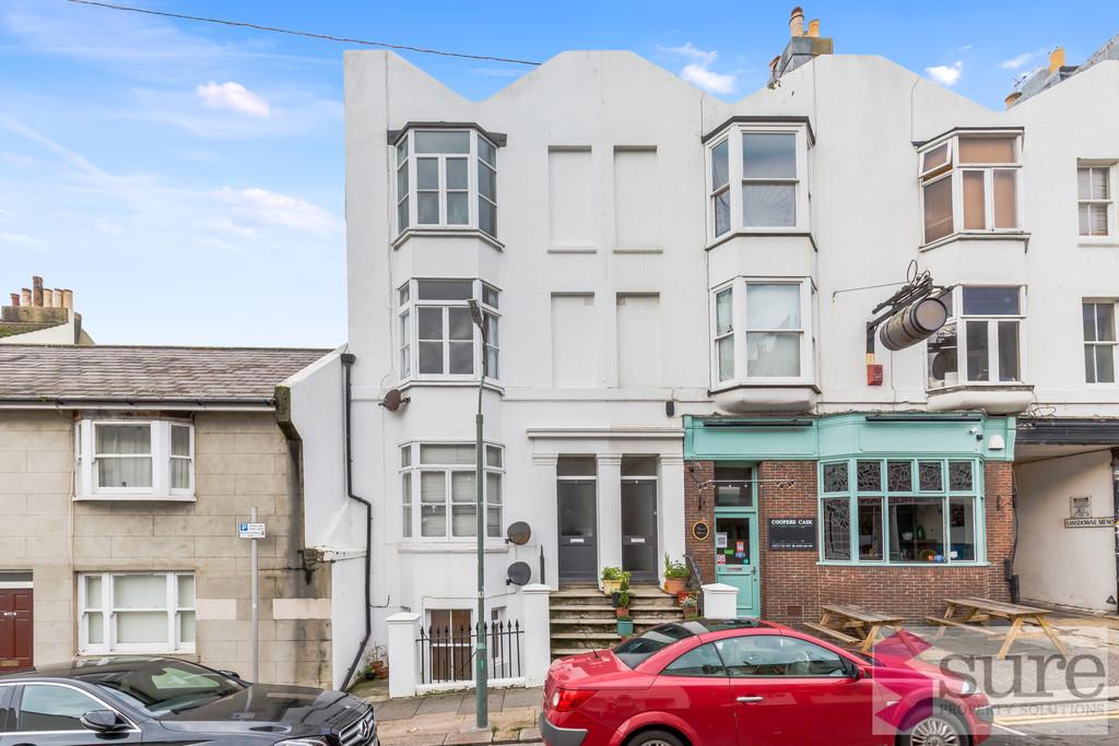 Farm Road, Hove, Hove 2 bed apartment £1,300 pcm (£300 pw)