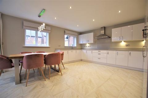 12 Buttercup Close, Uttoxeter, ST14 7TA