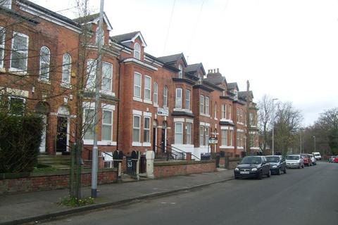 3 bedroom apartment to rent, Conyngham Rd