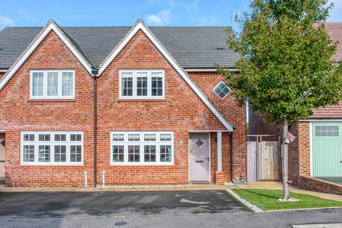 30 Boehm Drive, Alcester, B49 6FG