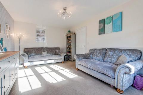 30 Boehm Drive, Alcester, B49 6FG