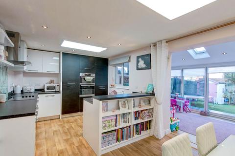 30 Boehm Drive, Alcester, B49 6FG