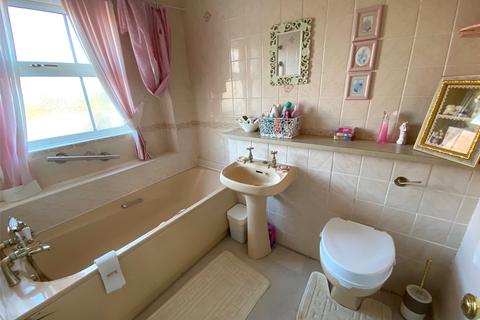 7 Kings Pightle, Chineham, Basingstoke, RG24 8XX