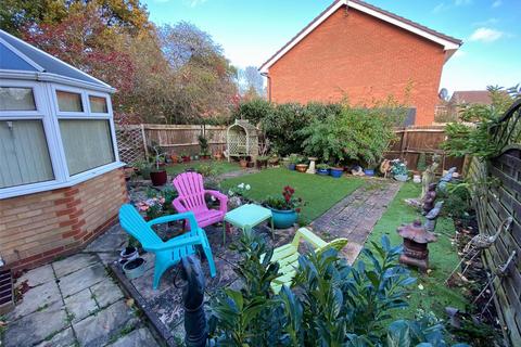 7 Kings Pightle, Chineham, Basingstoke, RG24 8XX