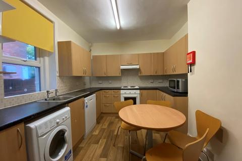 7 bedroom terraced house to rent, Shakespeare Avenue
