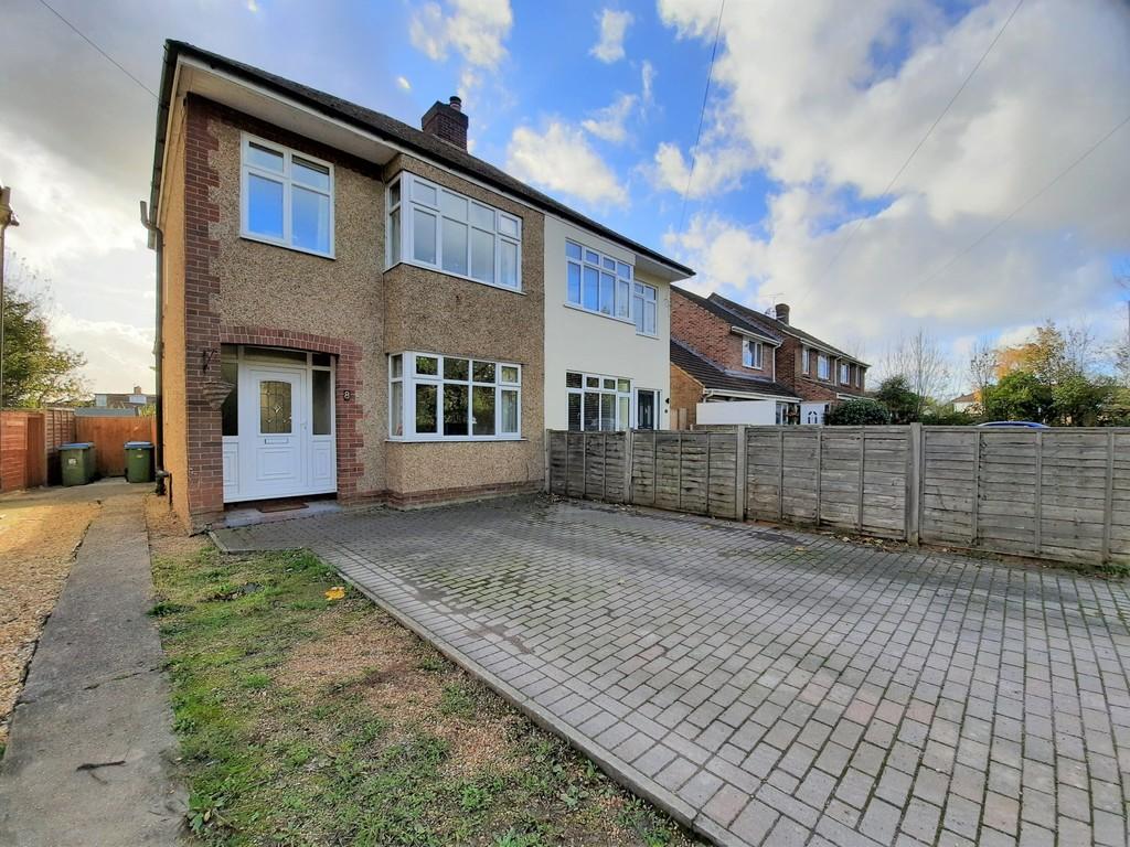 Southampton Road, Park Gate 3 bed semidetached house £300,000