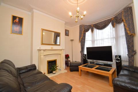 4 bedroom terraced house for sale, Plumstead Common Road, London, SE18 2RT