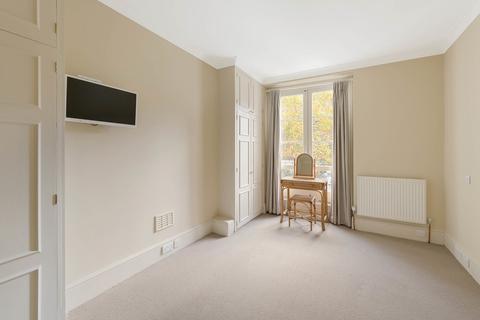 6 Berkeley Gardens, London, W8 4AP