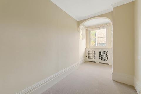 6 Berkeley Gardens, London, W8 4AP