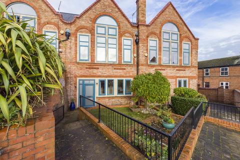2 The Ropery, Lincoln, LN1 1EL