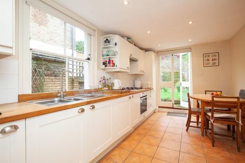 82 Sandbrook Road, London, N16 0SP