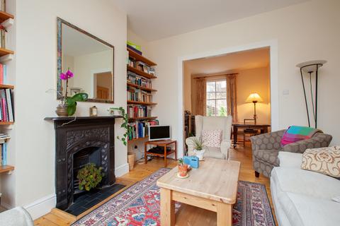 82 Sandbrook Road, London, N16 0SP