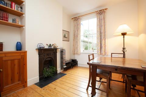 82 Sandbrook Road, London, N16 0SP