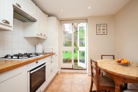 82 Sandbrook Road, London, N16 0SP