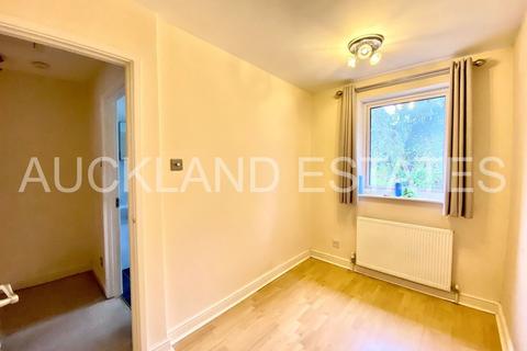 2 bedroom terraced house to rent, Welham Manor, Hatfield AL9