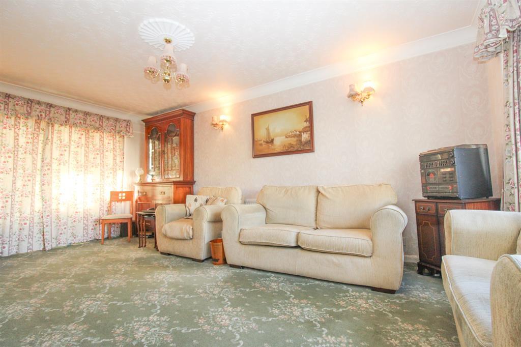 New Way, Tranmere Park, Guiseley, Leeds 3 bed semidetached house £